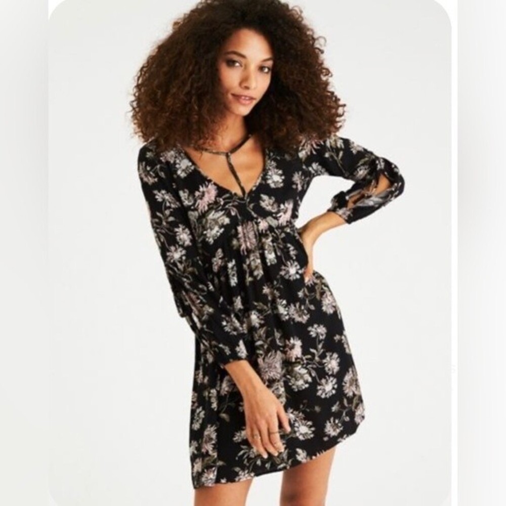 American Eagle split sleeve T-strap black floral dress size XS